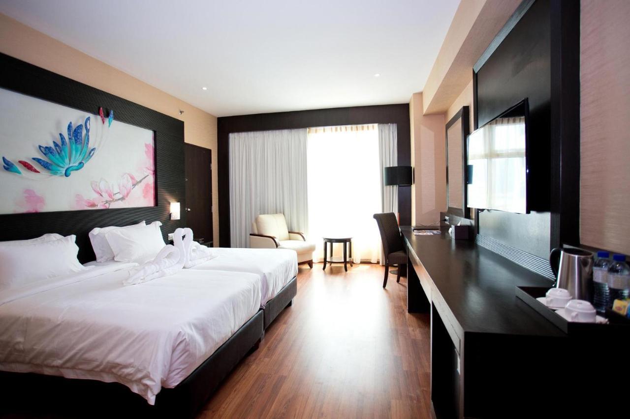 Vouk Hotel Suites, Penang George Town Eksteriør billede