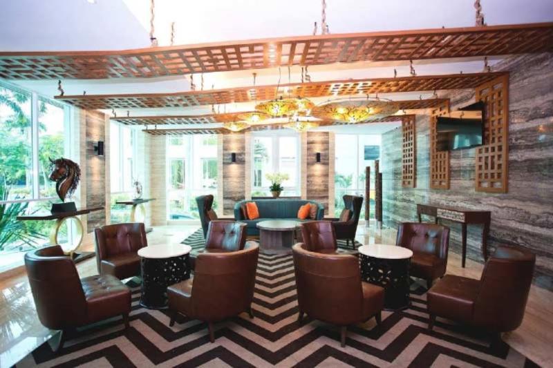 Vouk Hotel Suites, Penang George Town Eksteriør billede